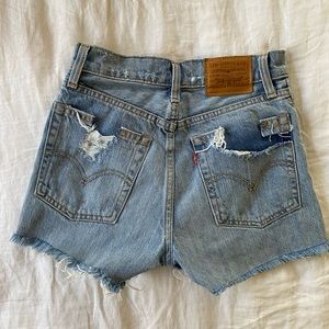 Levi distressed shorts